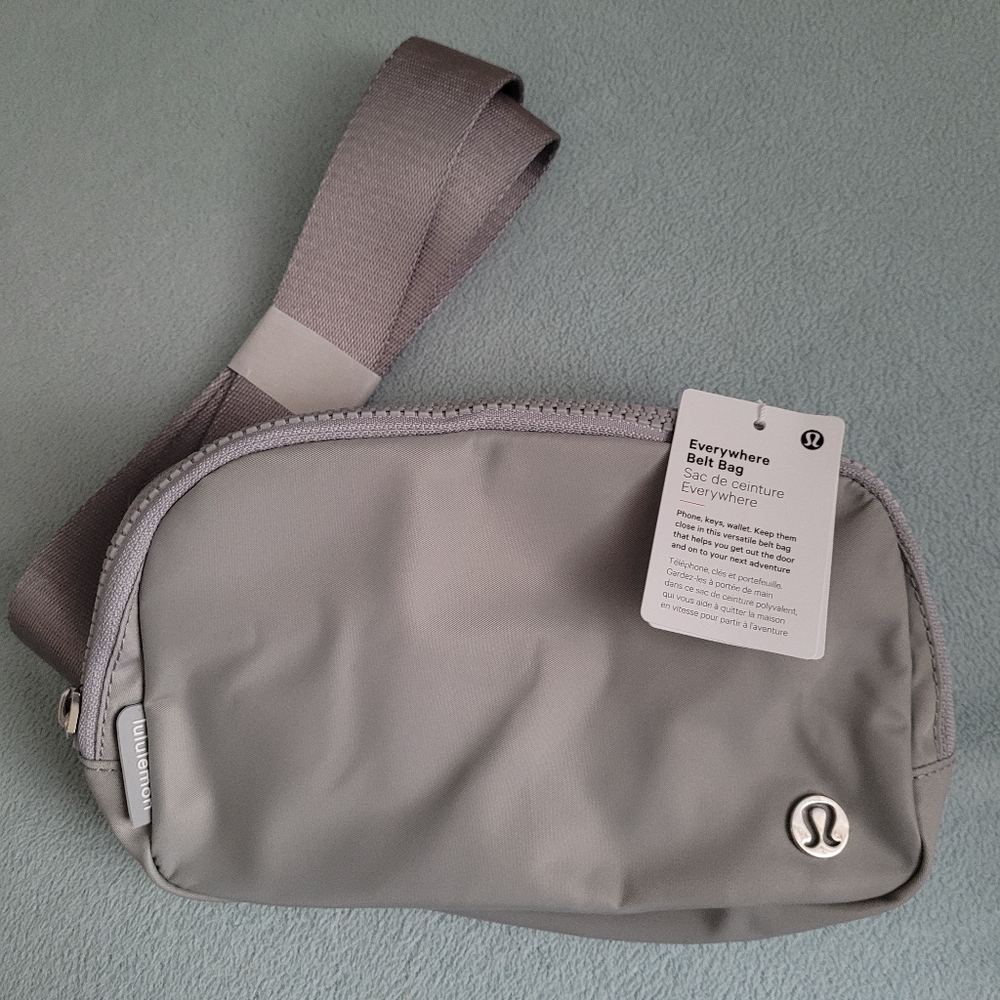 Lululemon everywhere belt bag